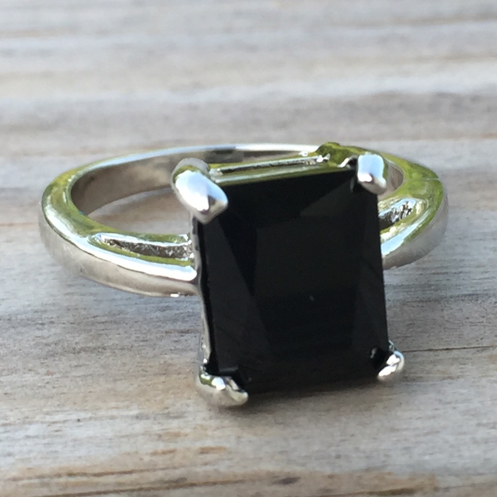 Black Sapphire luxury cut fashion ring - Picture 6 of 8